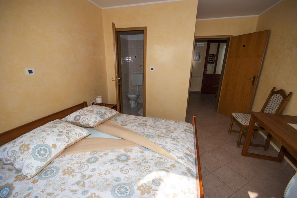 Guesthouse Villa Lena Premantura Chambre photo