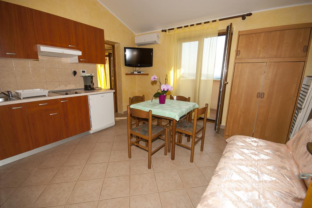 Guesthouse Villa Lena Premantura Chambre photo
