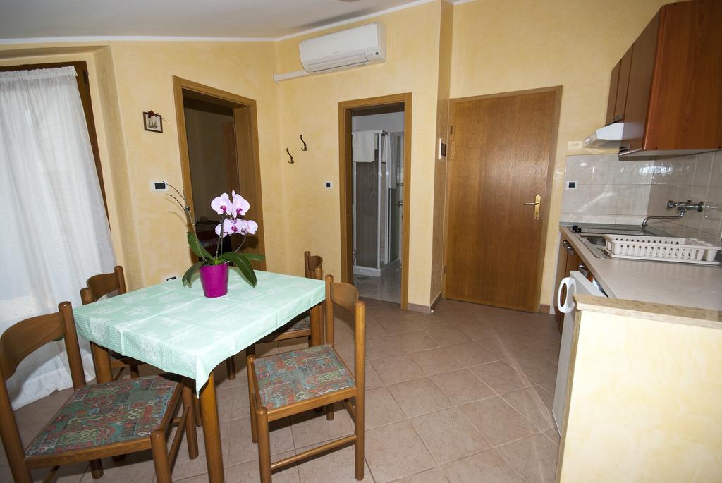 Guesthouse Villa Lena Premantura Chambre photo