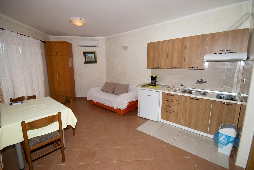 Guesthouse Villa Lena Premantura Chambre photo