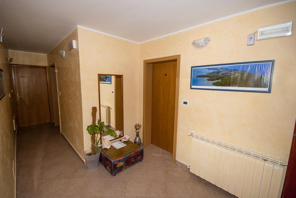Guesthouse Villa Lena Premantura Extérieur photo